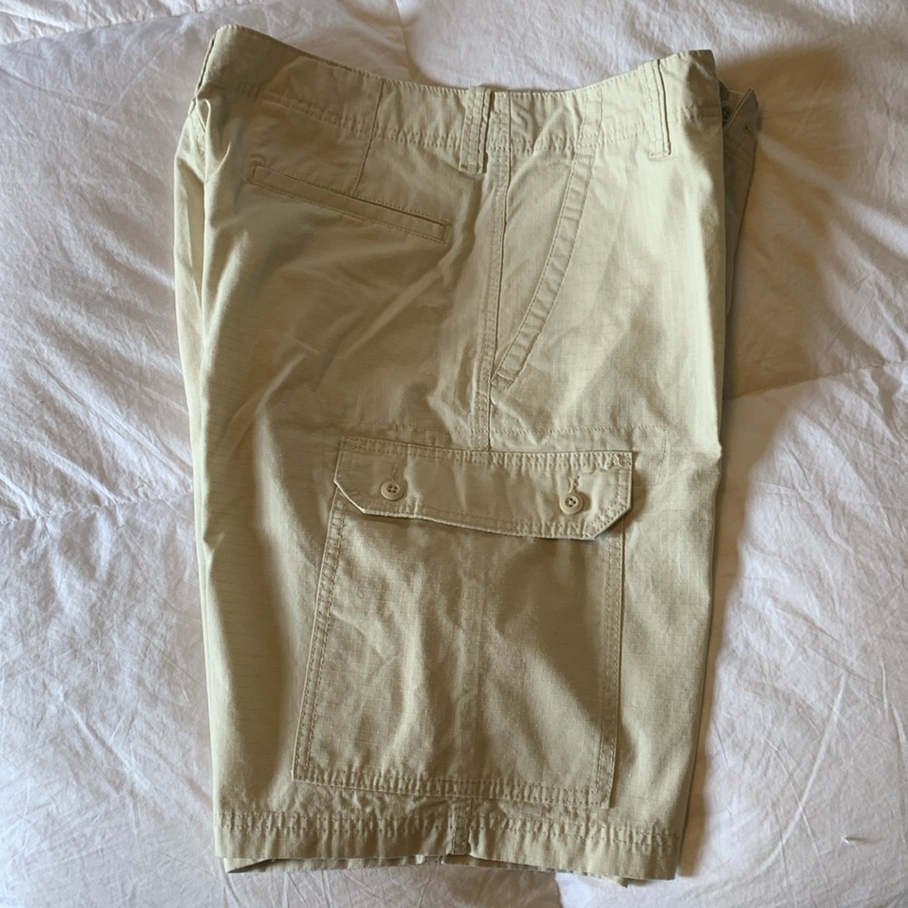 Club Room cargo shorts